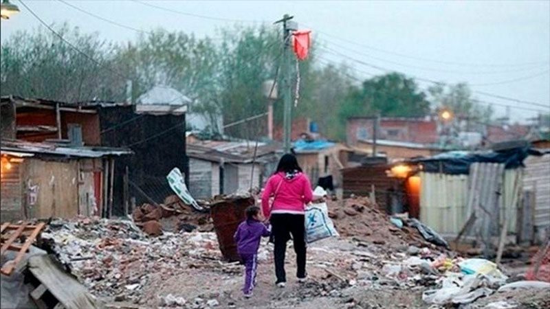 Informe de la UCA señala que la pobreza trepó al 55,5% en el primer trimestre del año
