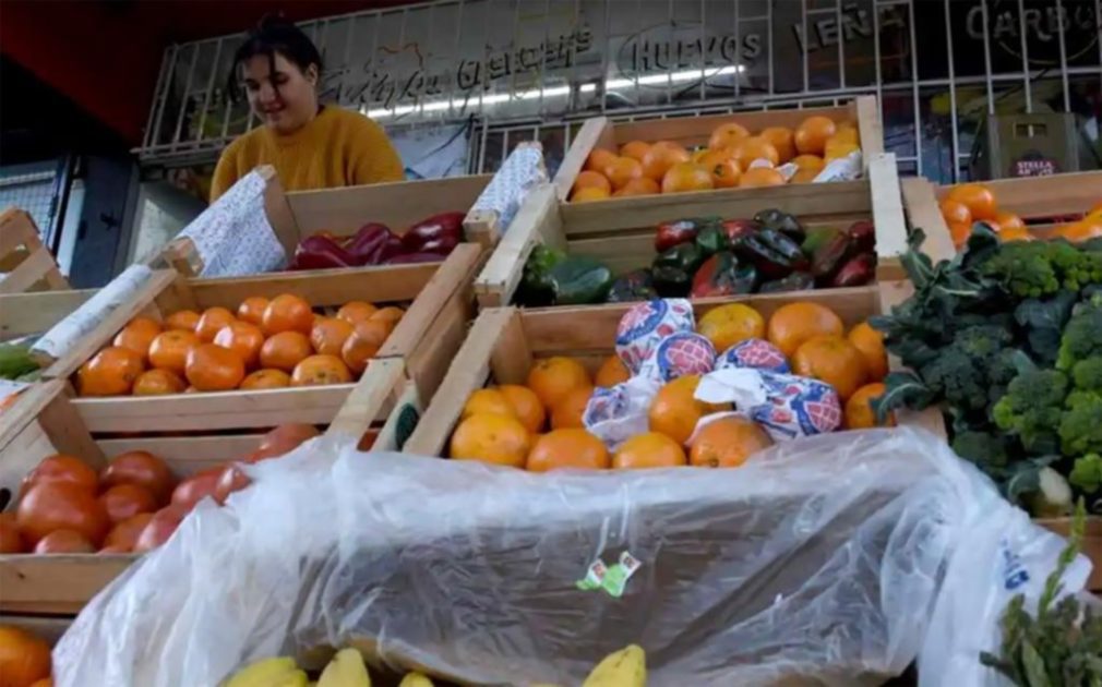 El consumo masivo no encuentra piso: en julio se derrumbó 16% y no hay señales de reactivación