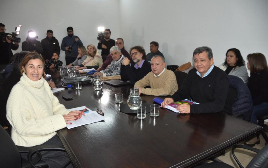 El Gobierno le hizo nueva oferta a los docentes pero los gremios ratificaron el paro