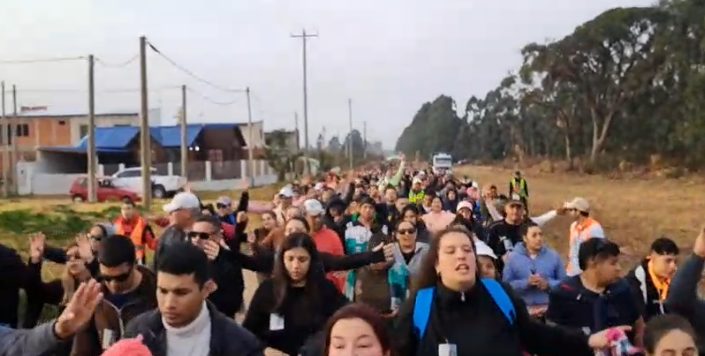 Fieles de la región realizaron la tradicional peregrinación por las colonias en Federación