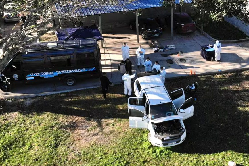 La búsqueda de Loan: Parte del guardabarro y paragolpe hundidos y pintura desprendida, el resultado del peritaje de la camioneta de Pérez