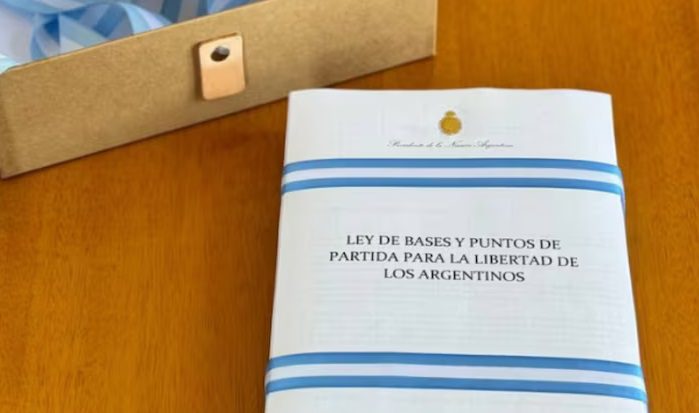 El Gobierno promulgó la Ley Bases y el paquete fiscal: los textos completos
