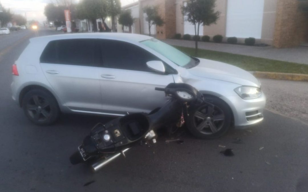 Motociclistas fueron hospitalizados tras dos choques en Chajarí
