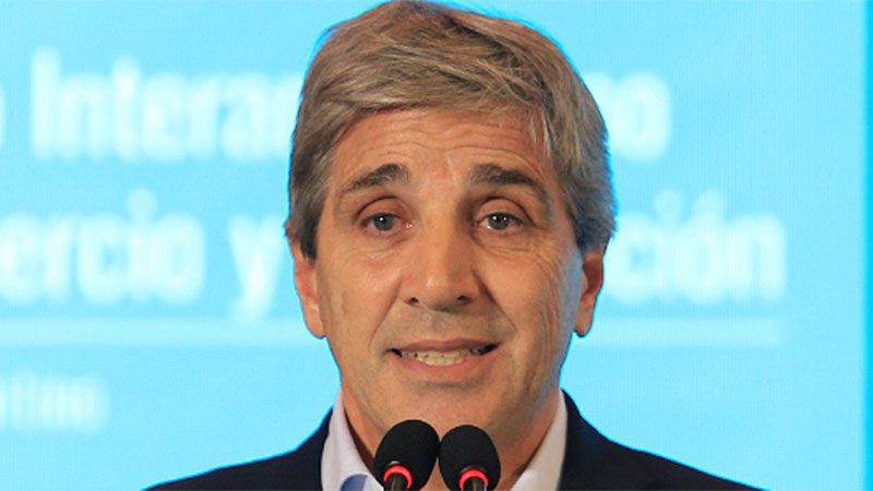 Caputo: “La gente tendrá que vender dólares para pagar impuestos”