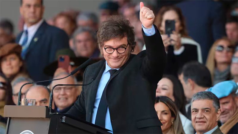 Milei dijo que quiere sacar las retenciones y el cepo, pero no anunció nada en concreto