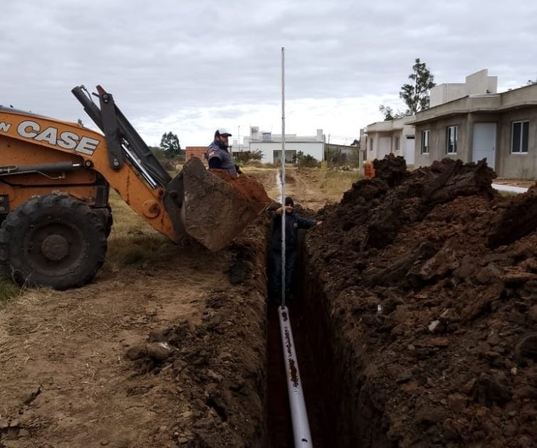 El Gobierno local amplía la red cloacal y ejecuta trabajos en caminos
