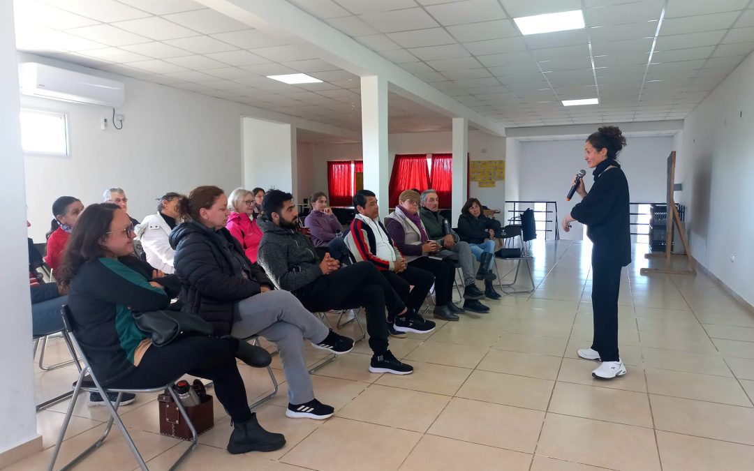 Con buen marco de público, se realizó en Villa del Rosario la charla «Desactivamos el estrés»