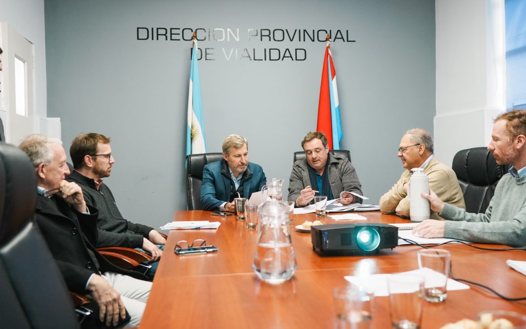 El gobernador visitó Vialidad y avanzó sobre el plan de obras con sus autoridades
