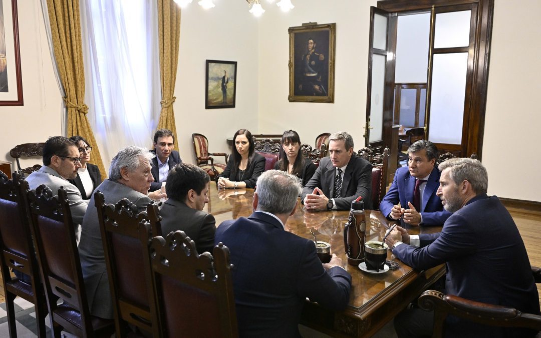 Con referentes del BID, Frigerio analizó el avance del programa de saneamiento del río Uruguay