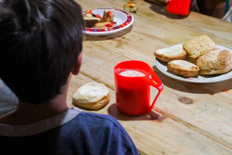 Una familia necesita más de 900.000 pesos por mes para no caer en la pobreza