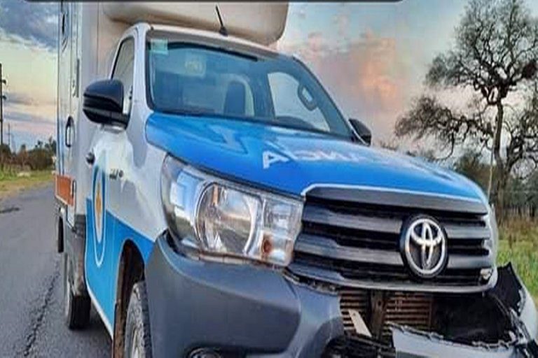 Ambulancia del hospital de Feliciano chocó contra dos ovejas en la ruta provincial 2