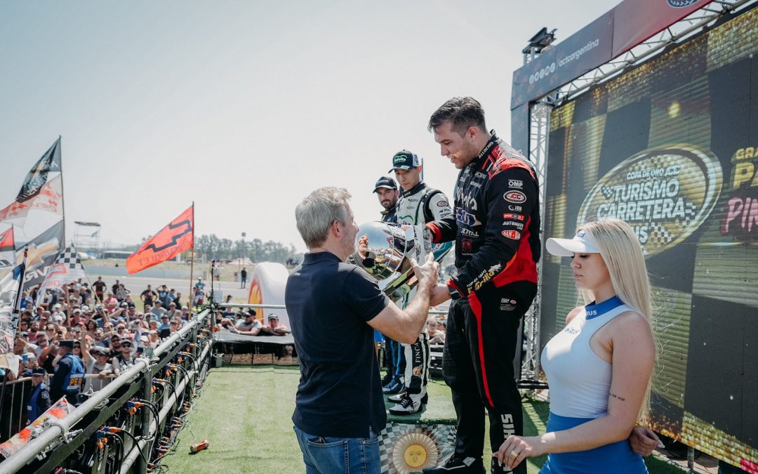 Frigerio participó de la vuelta del Turismo Carretera a Paraná