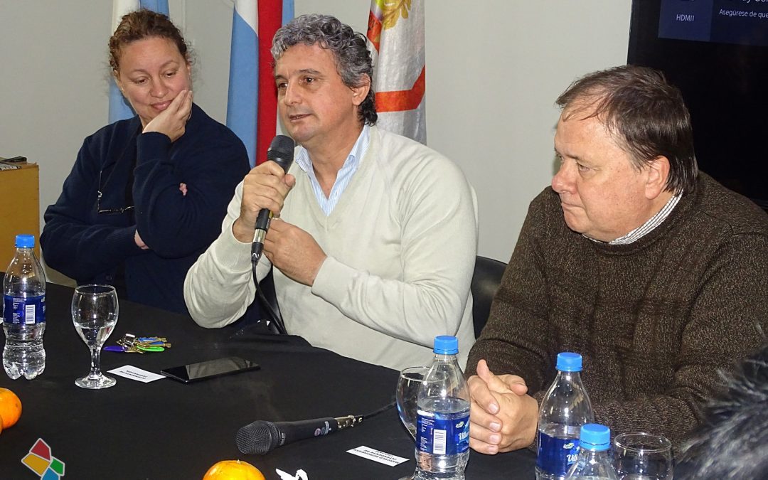 La mosca de los frutos fue el eje de una reunión en Federación: Citricultores apuntaron a una situación de emergencia