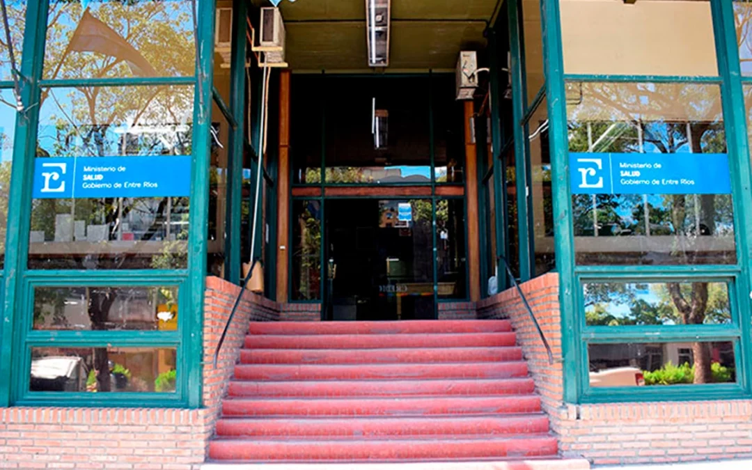 Descubrieron que enfermero filmaba a sus compañeras mientras se cambiaban en centro de salud entrerriano