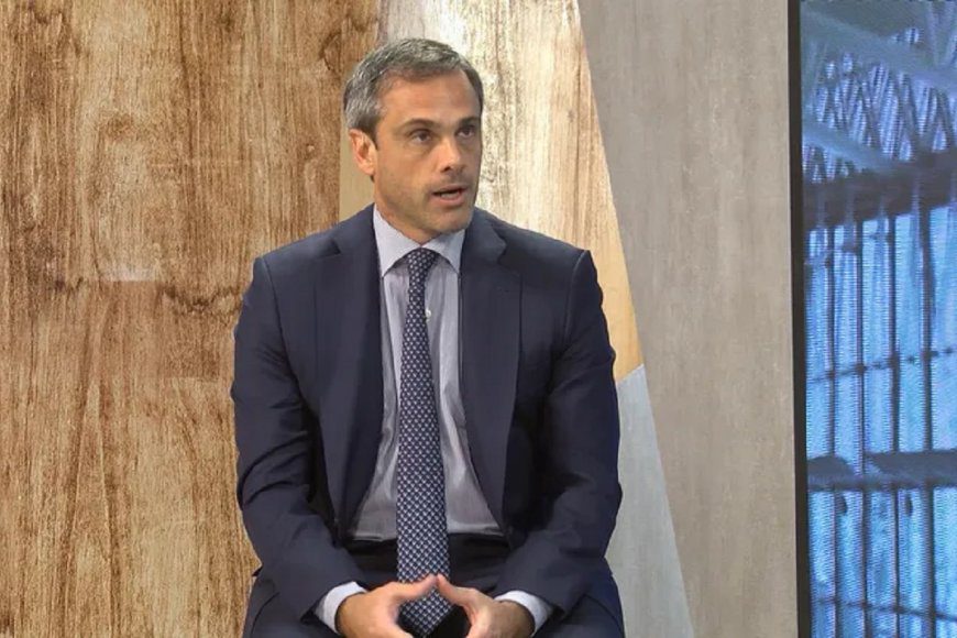 “Me genera mucha tristeza ver que el gobernador no pueda caminar por la calle”, dijo Michel