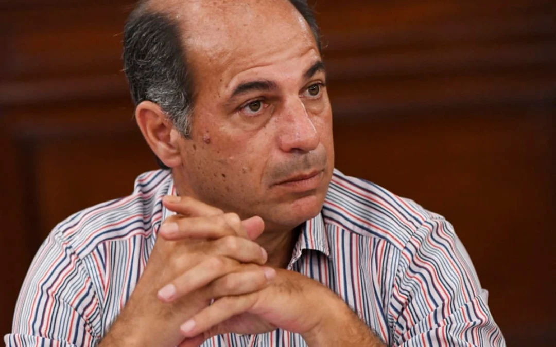 Diputado dijo no entender la postura de gremios docentes y apuntó: “Parece que nada alcanza”