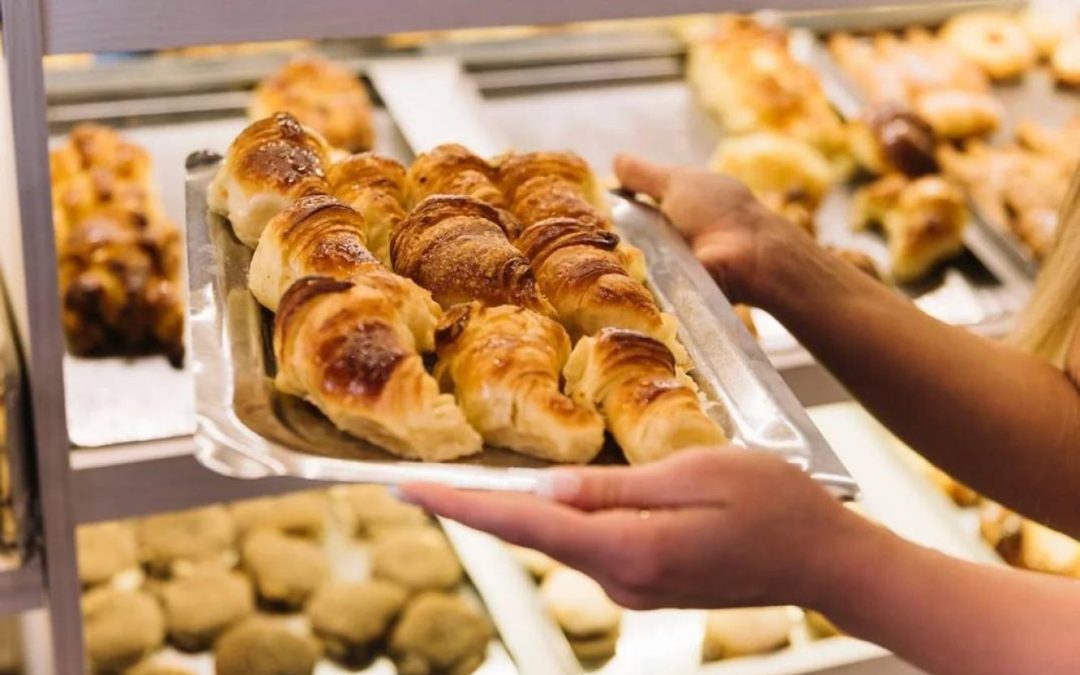 El Gobierno nacional gasta $16 millones en medialunas para desayunos en Casa Rosada y Olivos