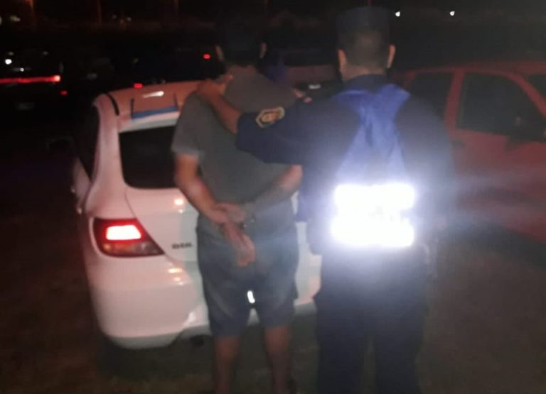 Detuvieron a un joven por el hurto de diversos elementos mientras se desarrollaba una cena en capilla Brambilla
