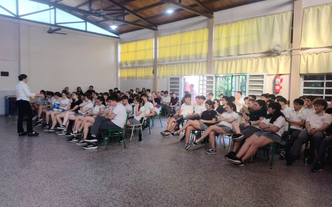 Villa del Rosario: Brindaron una charla a estudiantes sobre cuestiones relacionadas al expendio de alimentos
