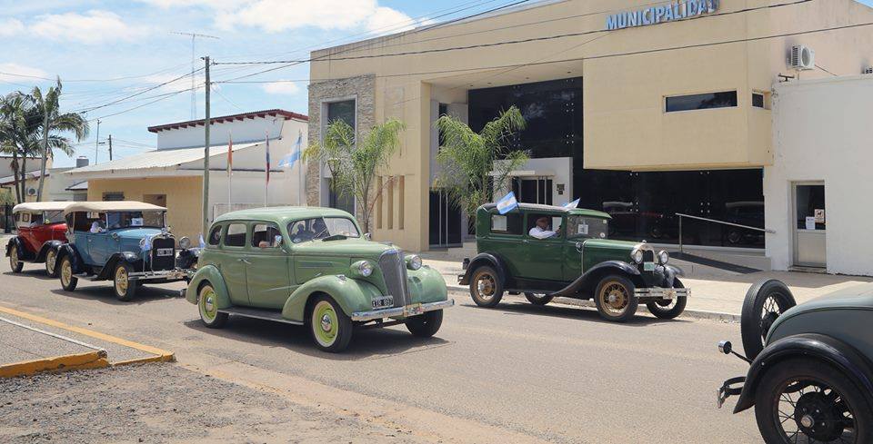 Habrá una muestra de autos de época en Villa del Rosario