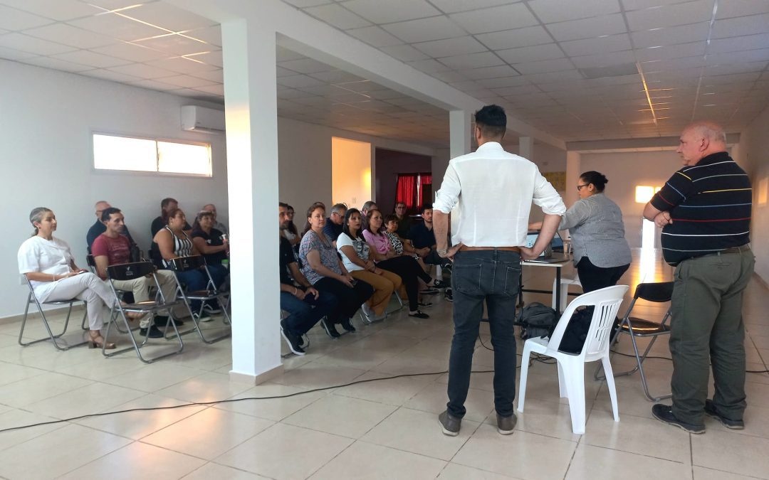 Con buena asistencia, se realizó una capacitación sobre gestión de residuos en Villa del Rosario