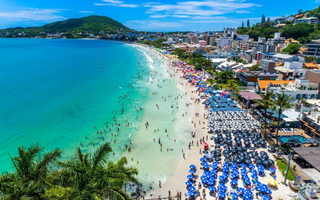 La devaluación en Brasil favorece al turista argentino pero preocupa al sector