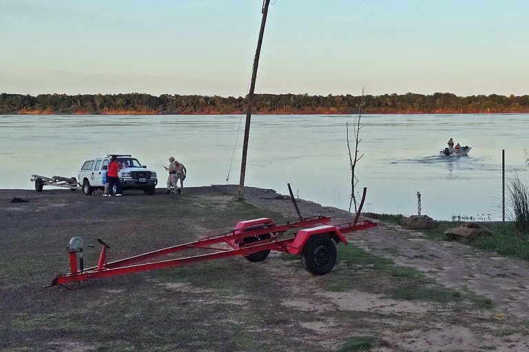 Un joven desapareció en el río Uruguay y otros dos hombres fueron rescatados e internados