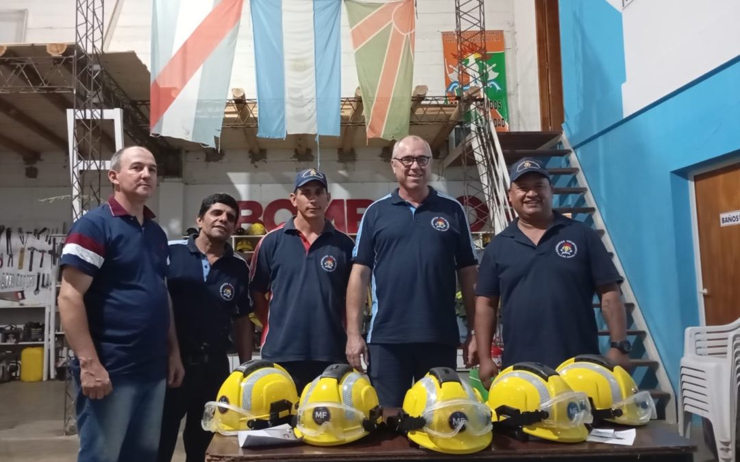 Bomberos Voluntarios de Villa del Rosario sumó nuevos cascos para incendios forestales