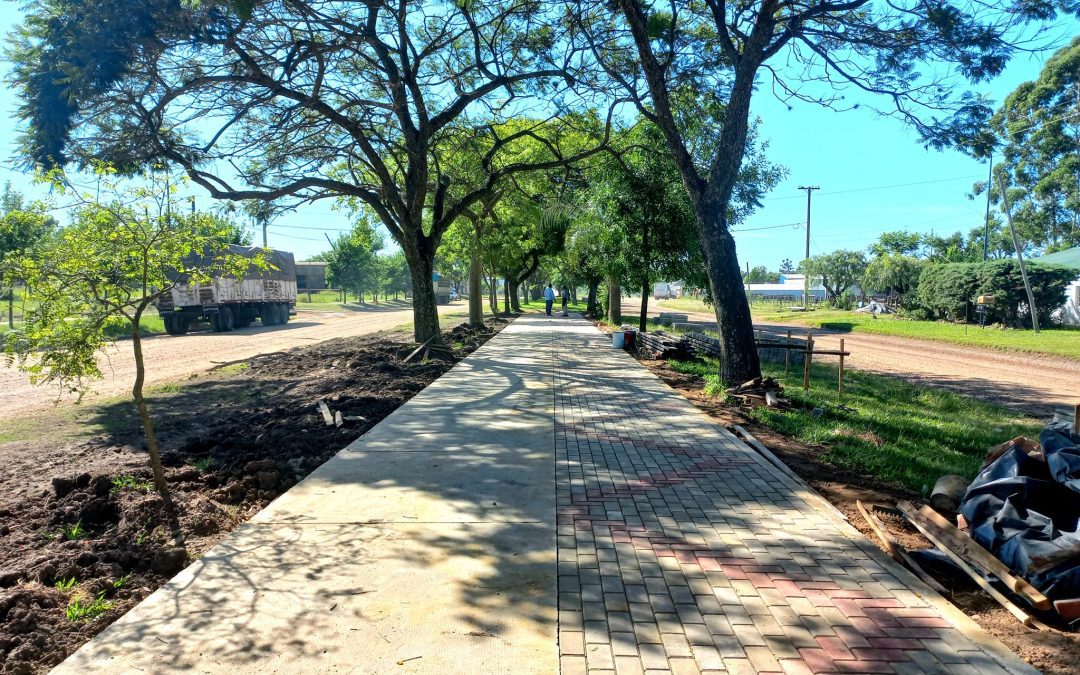 Continúan las obras en el cantero central de avenida 25 de Mayo de Villa del Rosario