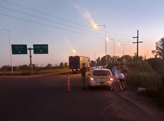 Autovía 14: Un camión y un auto chocaron en la rotonda de acceso a Chajarí