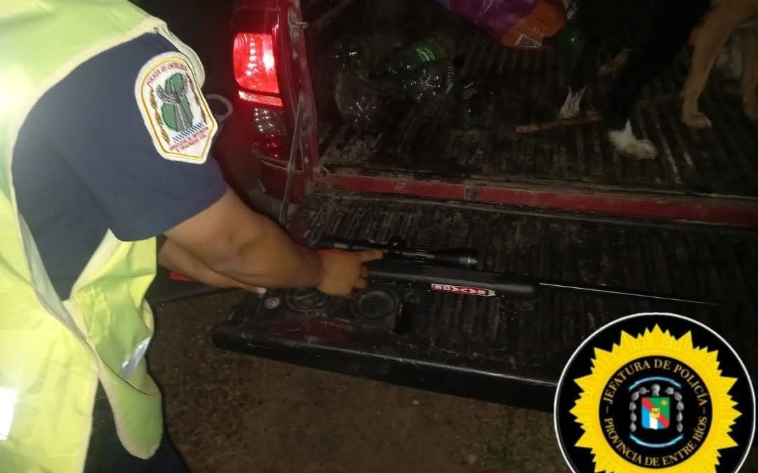 San Jaime:  Personal policial secuestró un arma de fuego tras requisa en una camioneta