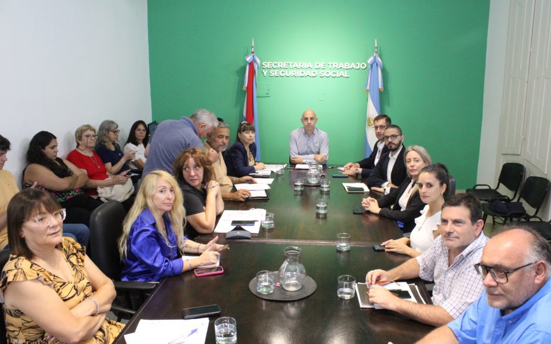 La provincia acordó un nuevo aumento salarial con trabajadores estatales