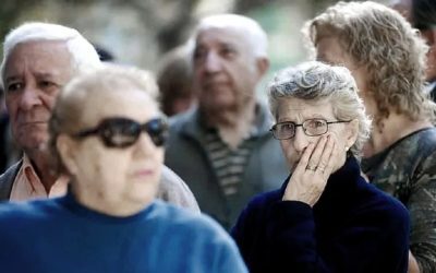 Jubilados: el bono de $70.000 perdió el 70% de su valor y representa apenas el 15,7% del haber mínimo