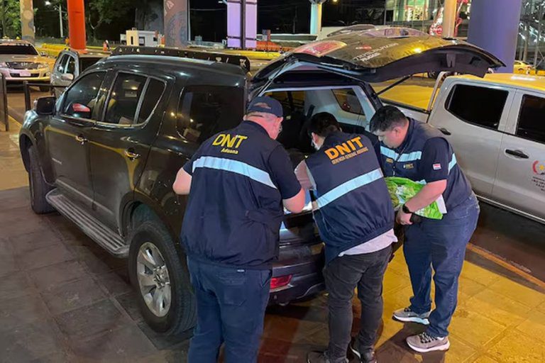 La camioneta incautada al senador Kueider está a nombre de un socio y debe más de 3 millones de patentes