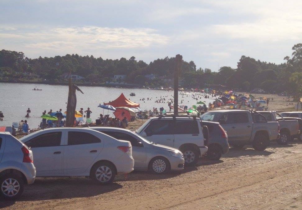 El viernes comenzó la temporada de verano en las playas de Santa Ana: lo que tenés que saber sobre el cobro de estacionamiento