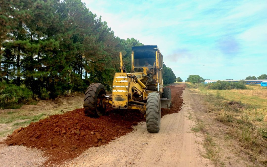 El Municipio de Villa del Rosario continúa con la reposición de ripio y mantenimiento de caminos rurales