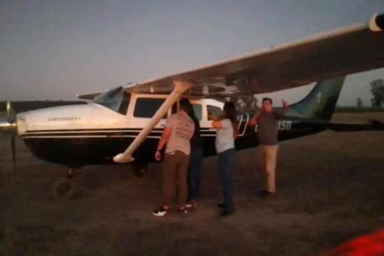 Aterrizó de emergencia una avioneta con más de 350 kilos de cocaína en Entre Ríos: viajaba una pareja boliviana