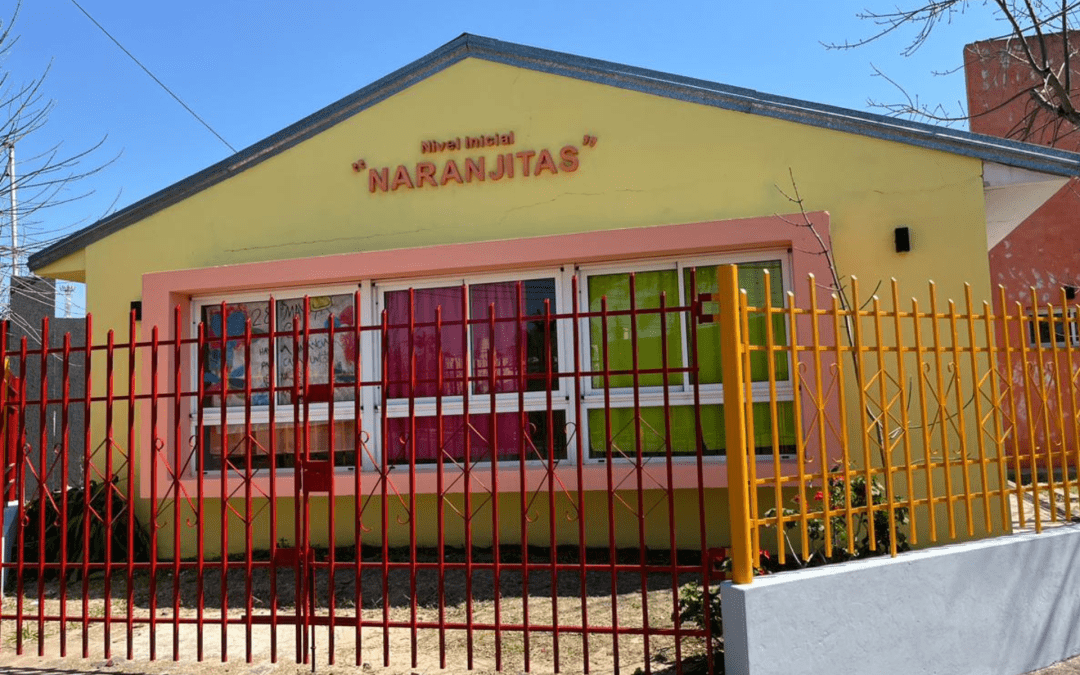 El Regimiento de Chajarí colabora en el mantenimiento y reparación de escuelas en el departamento
