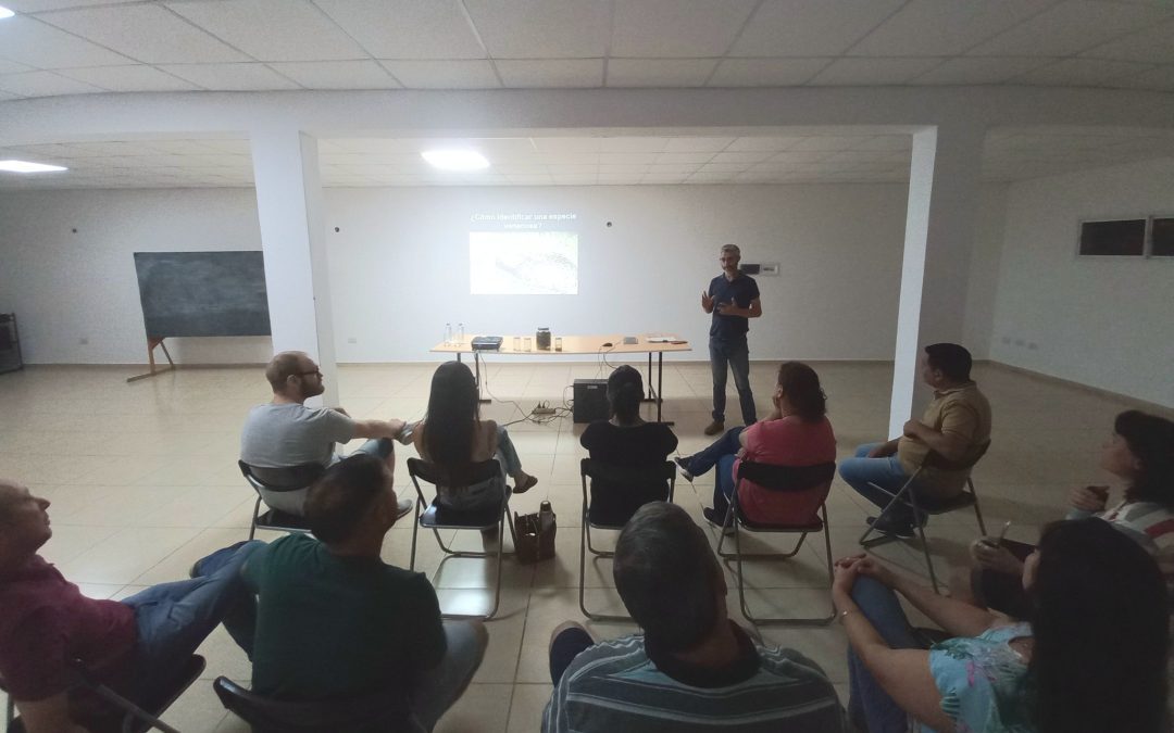 Se realizó en Villa del Rosario la charla sobre psitacosis, alacranes y yararás