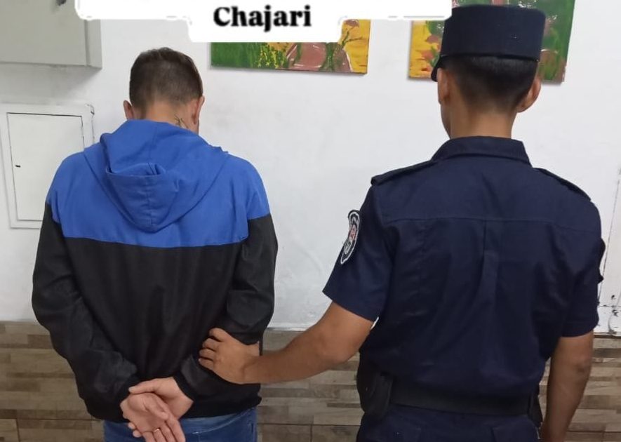 Chajarí: Le robó en la vía pública a un adulto mayor y, cuando iban a allanar su domicilio, amenazó con un cuchillo a policías