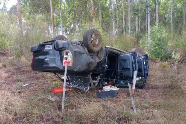 Falleció una mujer tras volcar la camioneta en la que viajaba por la autovía 14
