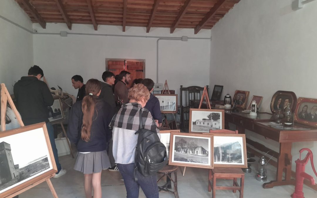 Por un proyecto educativo, estudiantes y docentes visitaron el museo de Santa Ana