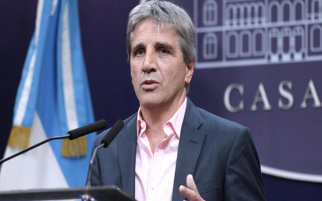 El gobierno anunció que el lunes se termina el cepo cambiario: Si el dólar toca los $1.400, la devaluación será del 23%