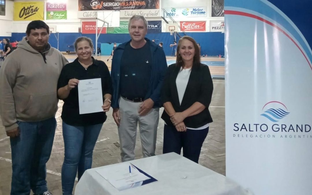 Por gestiones de concejales de Juntos por Entre Ríos, el club Independiente recibió redes para arcos y de contención