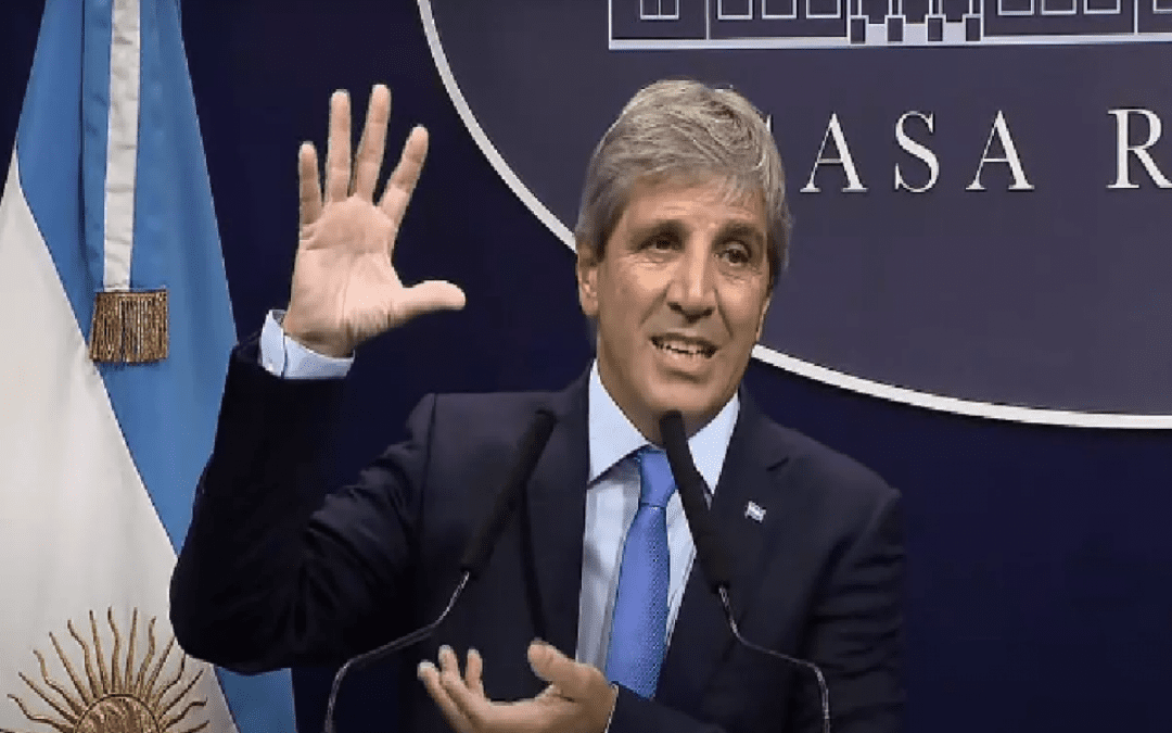 El Gobierno libera la compra de dólares y habilita una devaluación de hasta un 30%