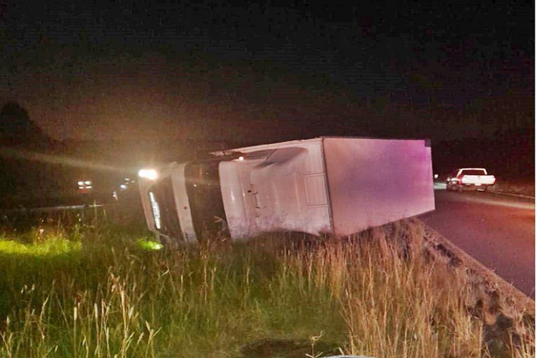 Autovía 14: Camión conducido por un chajariense volcó en cercanías de La Criolla