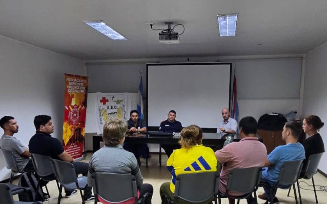 La intendente Perini participó de una reunión en Bomberos Voluntarios de Chajarí para coordinar futura capacitación