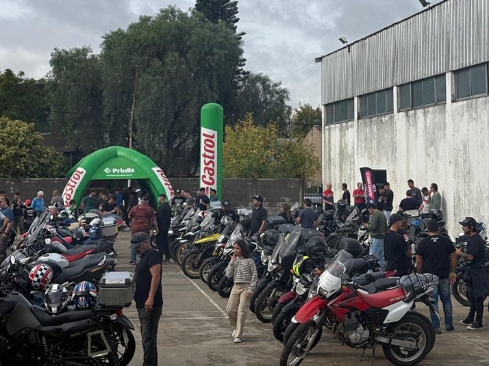 Con más de 200 participantes, se realizó el tradicional Motoasado en Santa Ana