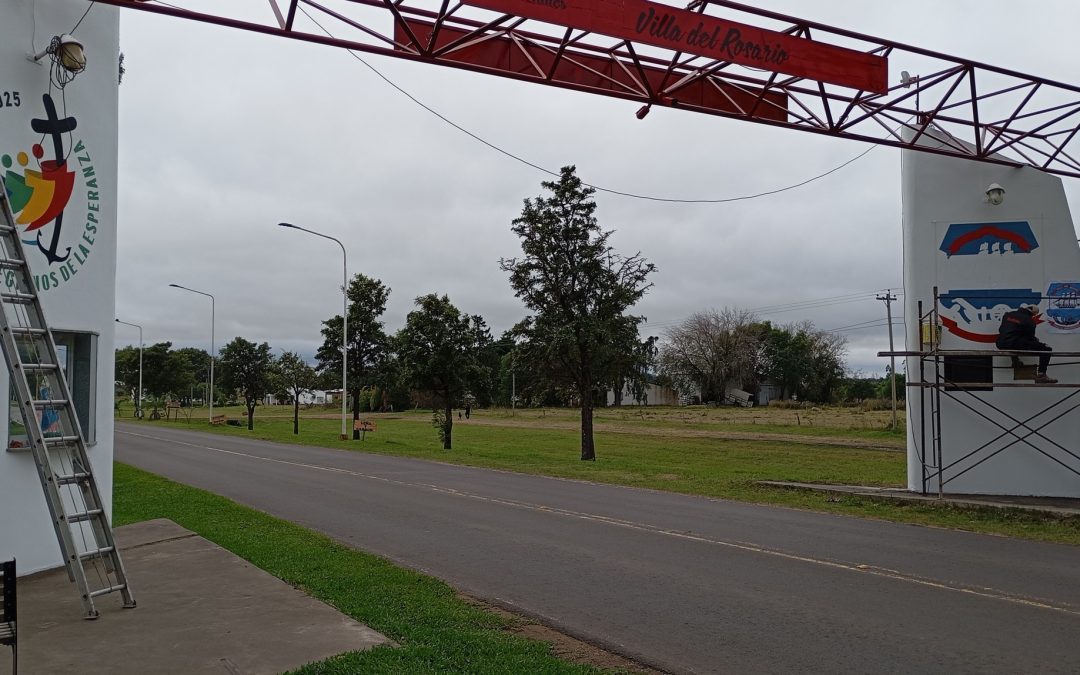 Trabajan en el embellecimiento del portal de ingreso a Villa del Rosario