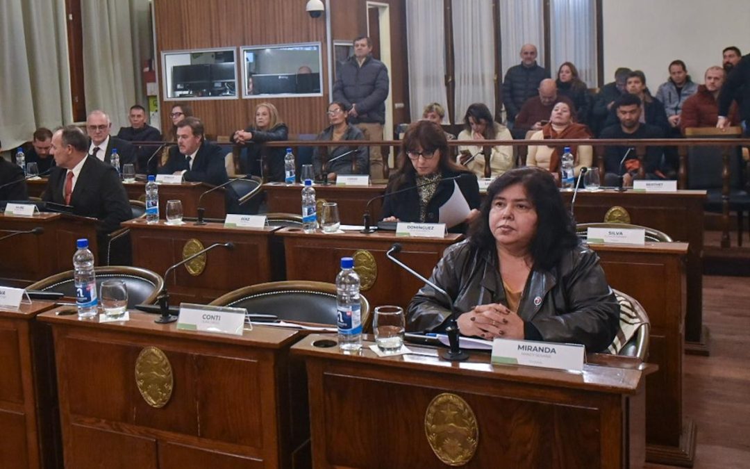 Las senadoras justicialistas Nancy Miranda y Gladys «Meca» Domínguez dieron quórum para que avance el proyecto de disolución del IOSPER
